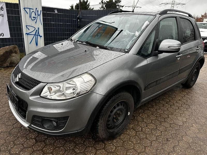 Gebraucht Suzuki SX4 Club 107 PS (78 kW) 2011 Grau Limousine