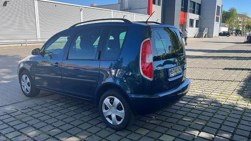 Grün Gebraucht 2013 Skoda Roomster Plus Edition Kombi | 3.100 € (Superpreis) - Bild 1/4