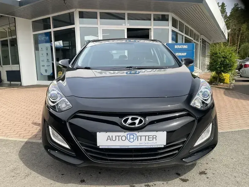 Gebraucht Hyundai i30 135 PS (99 kW) 2015 Schwarz Limousine