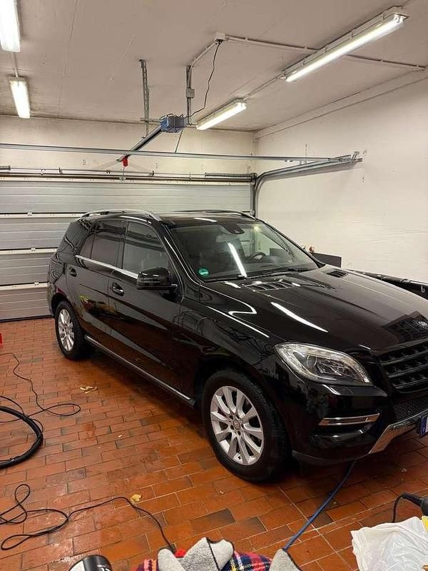 Gebraucht Mercedes ML250 204 PS (150 kW) 2015 Schwarz SUV