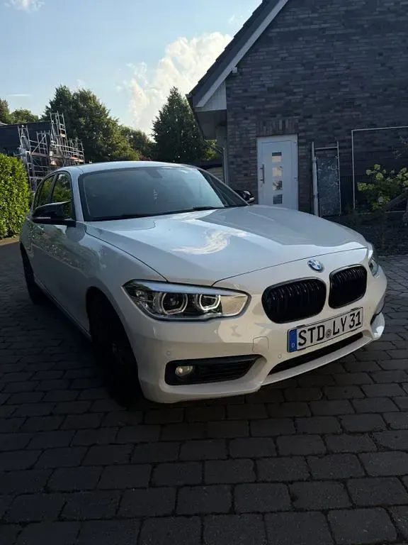 Gebraucht BMW 118 Efficient Dynamics 136 PS (100 kW) 2015 Weiß Kleinwagen