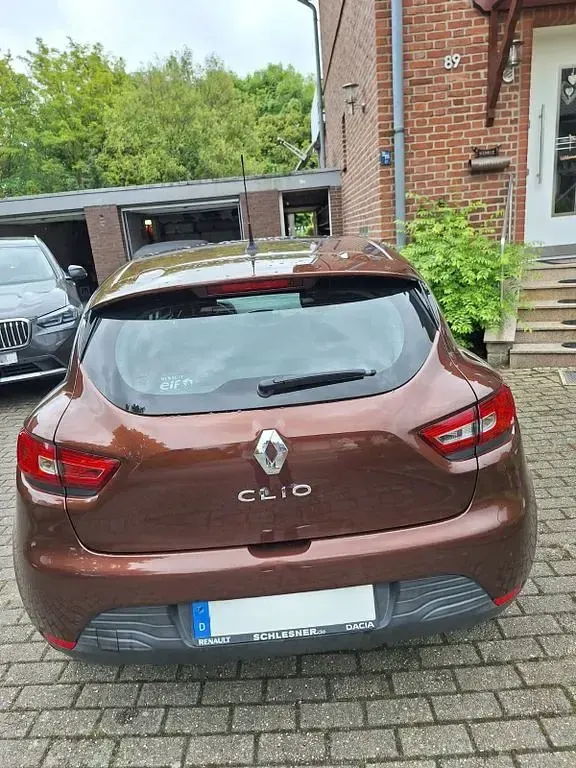 Gebraucht Renault Clio Experience 73 PS (53 kW) 2014 Braun Limousine