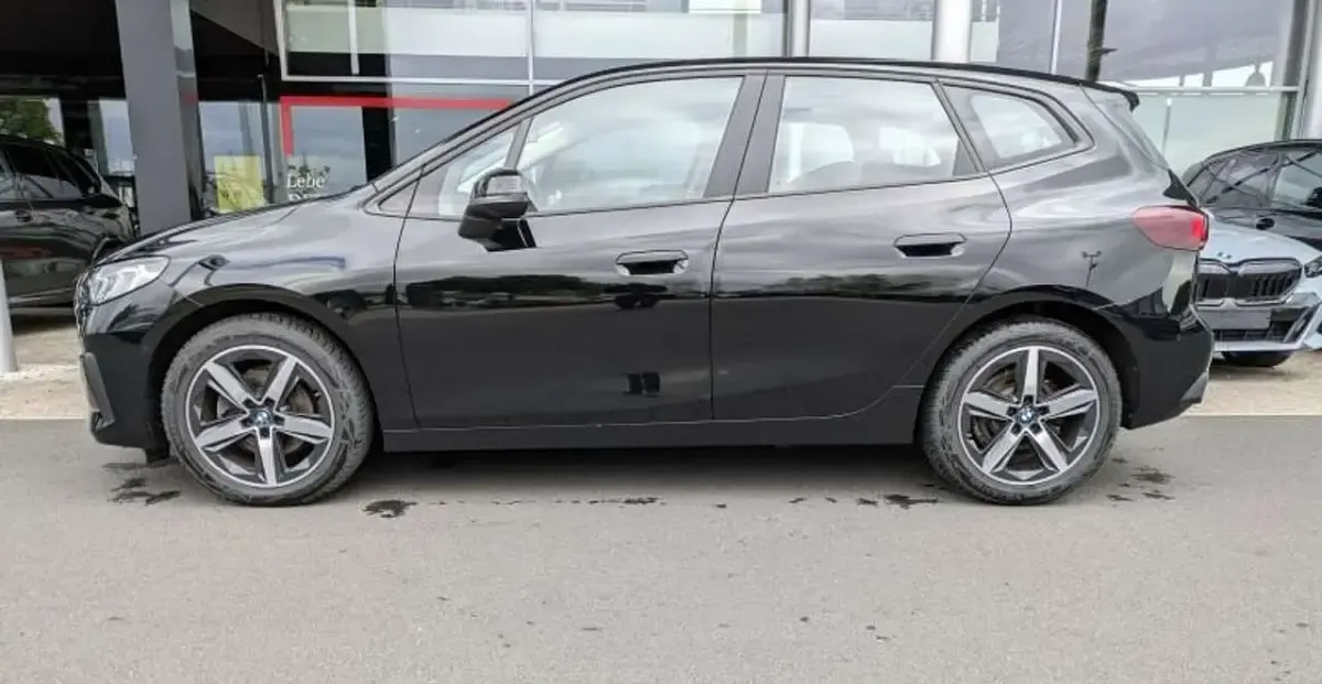 Gebraucht BMW 216 Active Tourer 122 PS (89 kW) 2023 Schwarz Van / Kleinbus