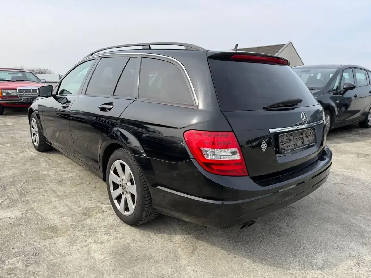 Usata Mercedes C180 120 CV (88 kW) 2012 Nero Station wagon