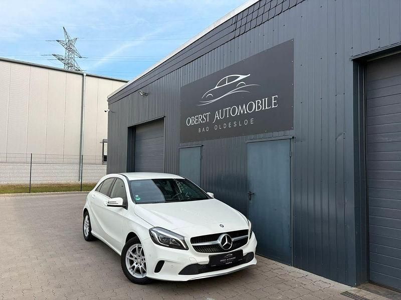 Gebraucht Mercedes A160 102 PS (75 kW) 2016 Weiß Limousine