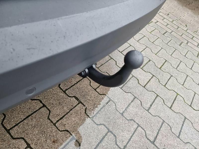 Używany VW Caddy Maxi 102 KM (75 kW) 2020 Biały Minivan