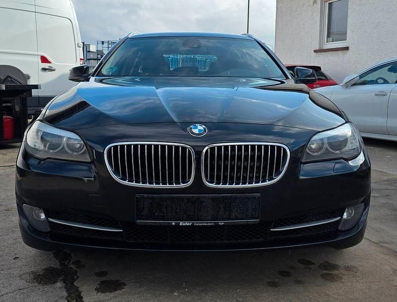 Gebraucht BMW 520 184 PS (135 kW) 2011 Schwarz Limousine