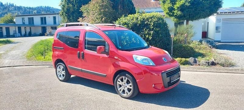 Rot Gebraucht 2011 Fiat Qubo Trekking Van / Kleinbus | 999 € (Superpreis) - Bild 1/4