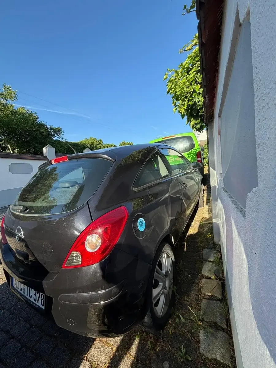 Gebraucht Opel Corsa 80 PS (58 kW) 2010 Schwarz Kleinwagen