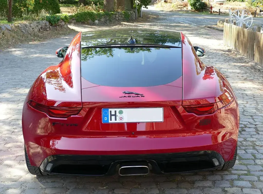 Gebraucht Jaguar F-Type R 300 PS (220 kW) 2022 Rot Coupé