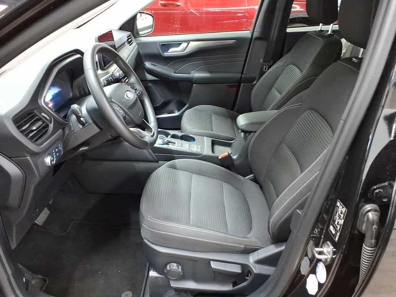 Gebraucht Ford Kuga Titanium 120 PS (88 kW) 2023 Agate black metallic SUV