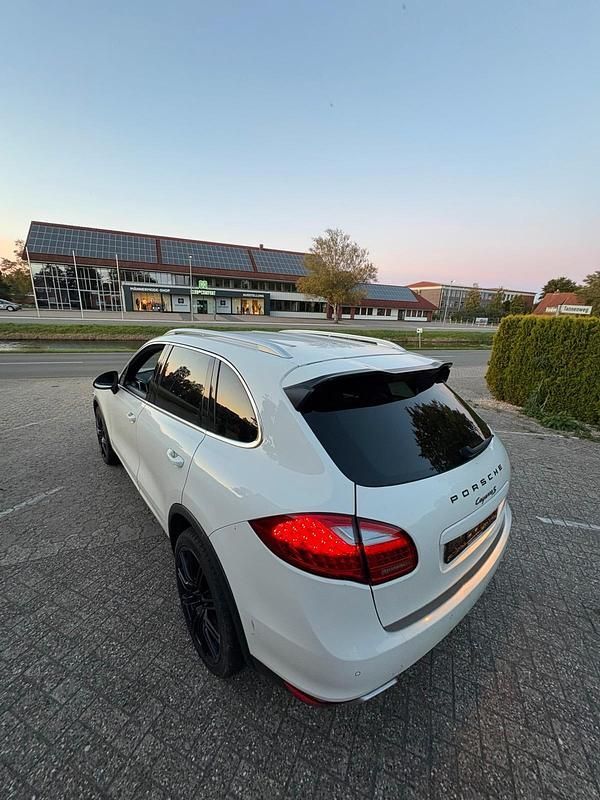 Weiß Gebraucht 2010 Porsche Cayenne SUV | 18.999 € (Superpreis) - Bild 1/4