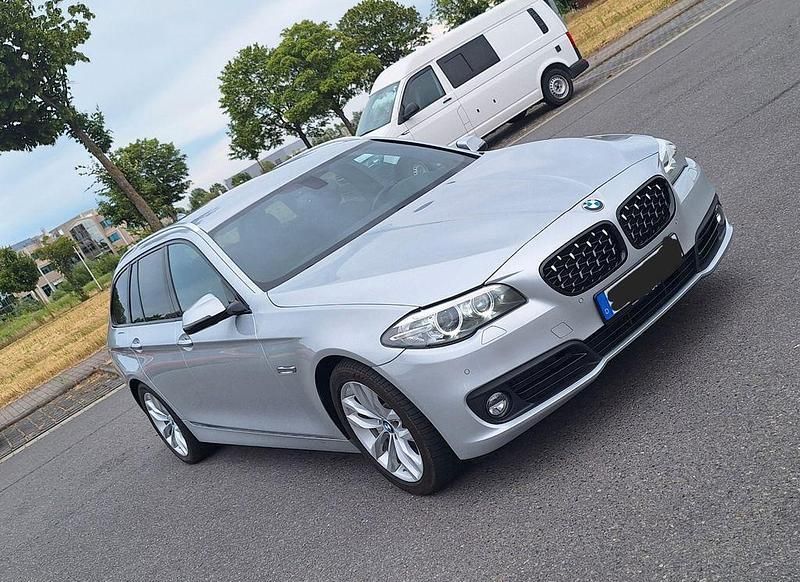 Silber Gebraucht 2015 BMW 525 Sport Line Kombi | 13.700 € (Superpreis) - Bild 1/4