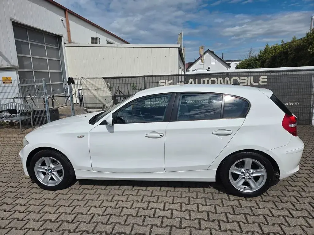 Gebraucht BMW 116 122 PS (89 kW) 2010 Weiß Kleinwagen