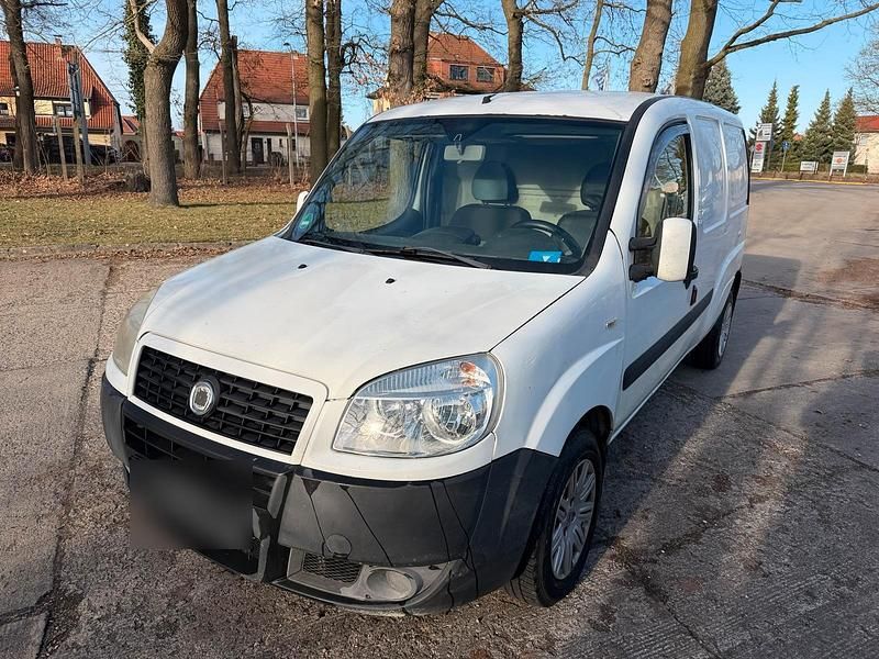 Gebraucht Fiat Doblò 101 PS (74 kW) 2009 Weiß Van / Kleinbus