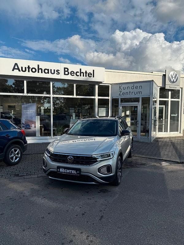 Silber Gebraucht 2023 VW T-Roc IQ Drive SUV | 22.390 € (Superpreis) - Bild 1/4