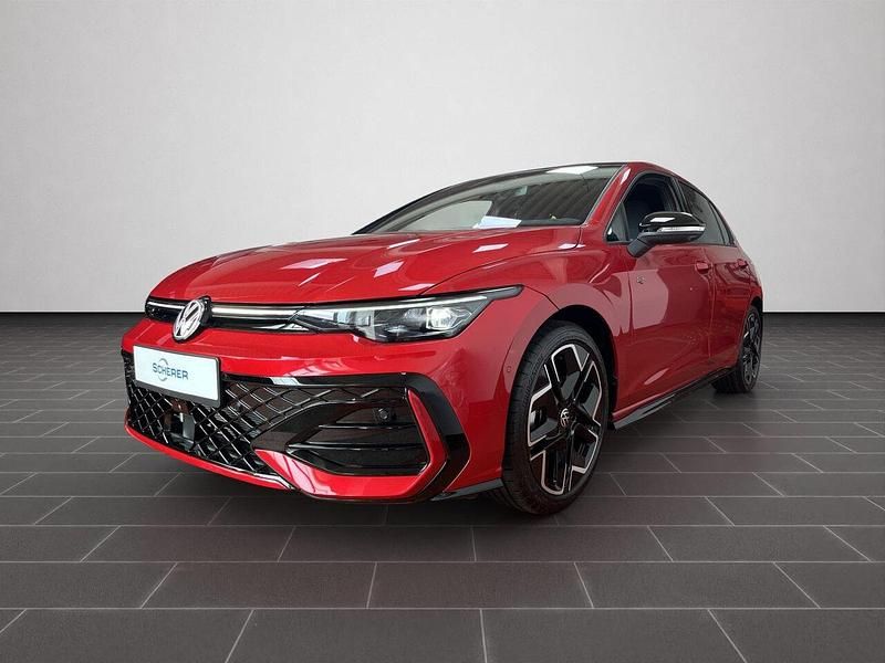 Gebraucht VW Golf VIII 150 PS (110 kW) 2026 Kings red metallic schwarz (metallic) Limousine