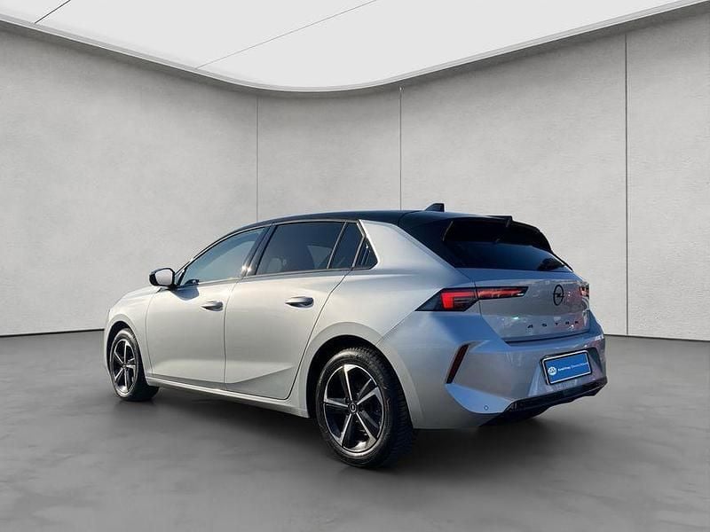 Second-hand Opel Astra 131 CP (96 kW) 2025 Argintiu Berlinǎ