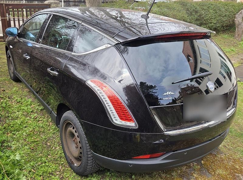 Gebraucht Lancia Delta 165 PS (121 kW) 2011 Schwarz Kleinwagen