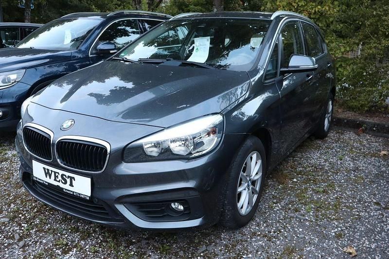 Grau Gebraucht 2015 BMW 216 Active Tourer Van / Kleinbus | 8.990 € (Fairer Preis) - Bild 1/2