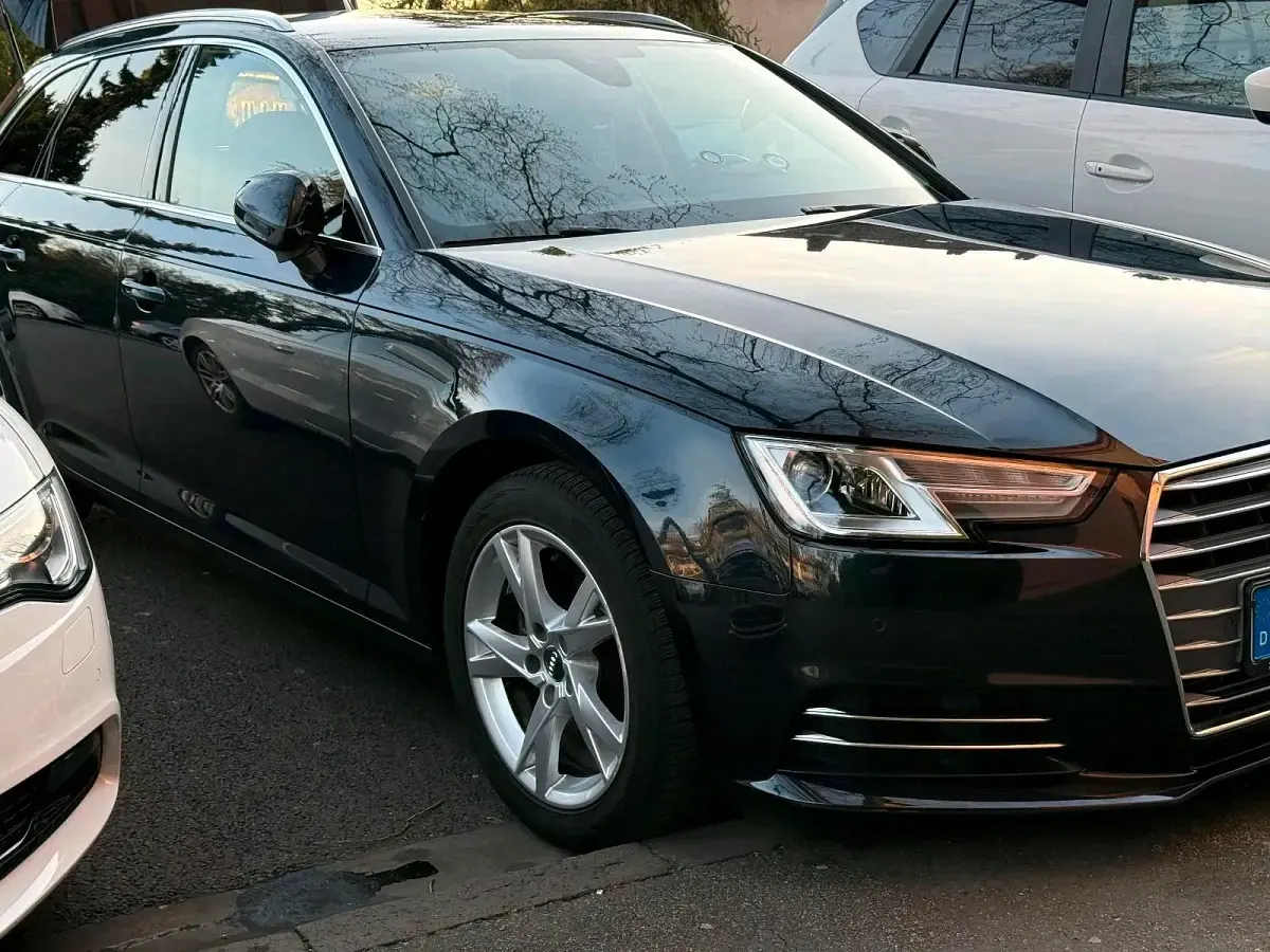 Używany Audi A4 190 KM (139 kW) 2017 Niebieski Kombi