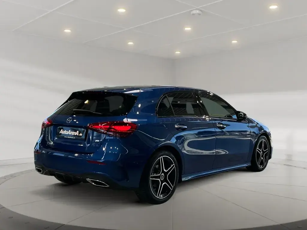 Gebraucht Mercedes A200 AMG 150 PS (110 kW) 2024 Spektralblau metallic Limousine