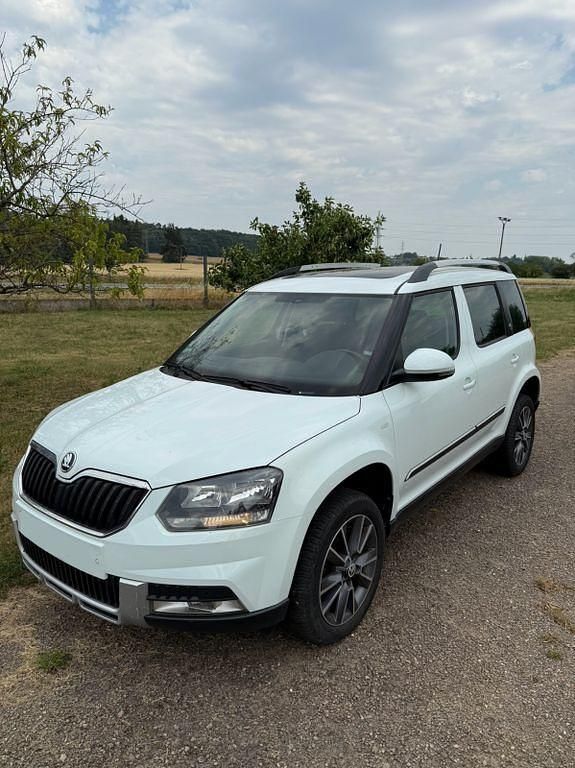 Gebraucht Skoda Yeti Tour 110 PS (80 kW) 2015 Weiß SUV