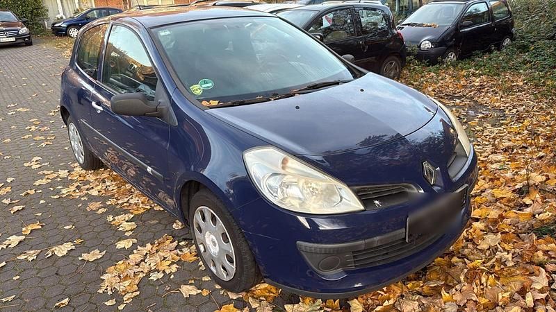 Blau Gebraucht 2008 Renault Clio II Kleinwagen | 500 € (Guter Preis) - Bild 1/4
