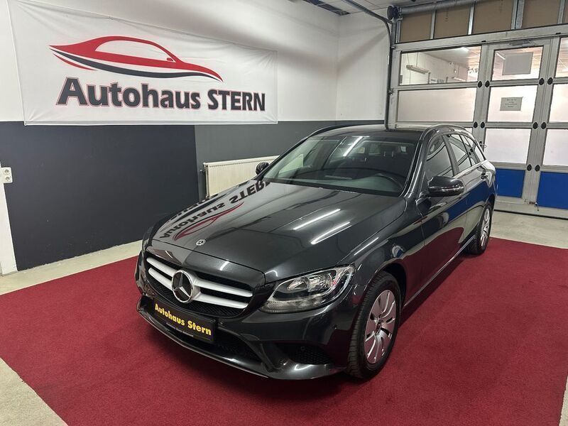 Grün Gebraucht 2020 Mercedes C200 Kombi | 21.790 € (Fairer Preis) - Bild 1/4