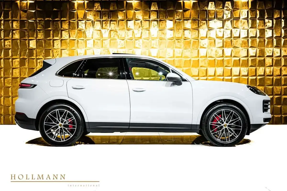 Nouă Porsche Cayenne 475 CP (349 kW) 2026 Alb SUV