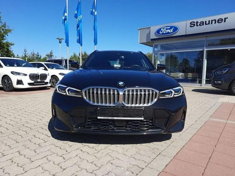 Gebraucht BMW 318 M Sport 156 PS (114 kW) 2023 Black sapphire metallic Kombi