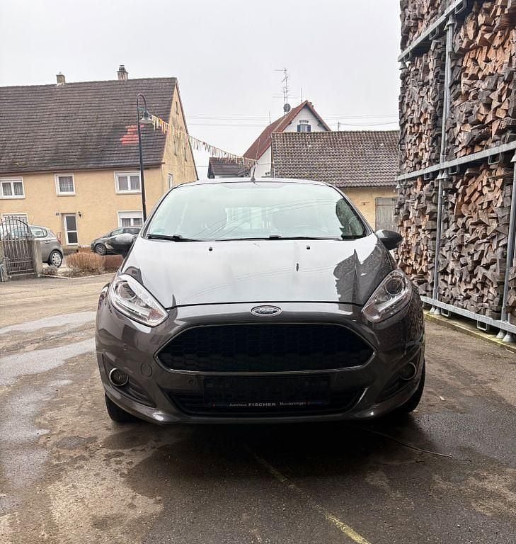 Gebraucht Ford Fiesta Trend 80 PS (58 kW) 2016 Grau Kleinwagen