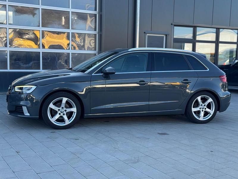 Gebraucht Audi A3 Sport 150 PS (110 kW) 2018 Grau Limousine