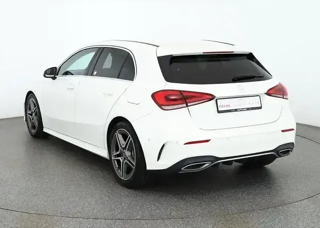 Gebraucht Mercedes A200 AMG line 163 PS (119 kW) 2019 Weiß Limousine