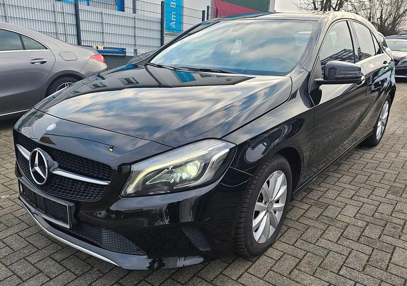 Gebraucht Mercedes A160 Style 102 PS (75 kW) 2016 Schwarz Limousine