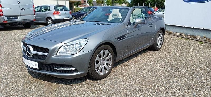 Silber Gebraucht 2011 Mercedes SLK250 Cabrio | 20.990 € (Fairer Preis) - Bild 1/4
