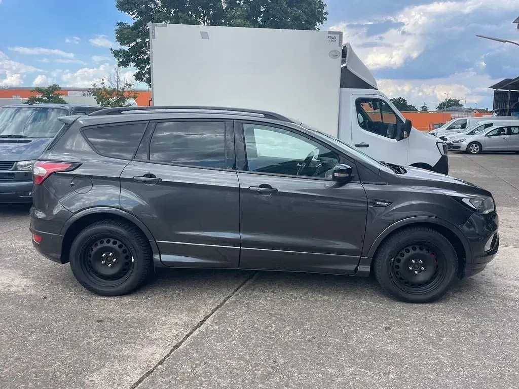 Gebraucht Ford Kuga ST-Line 179 PS (131 kW) 2019 Grau SUV