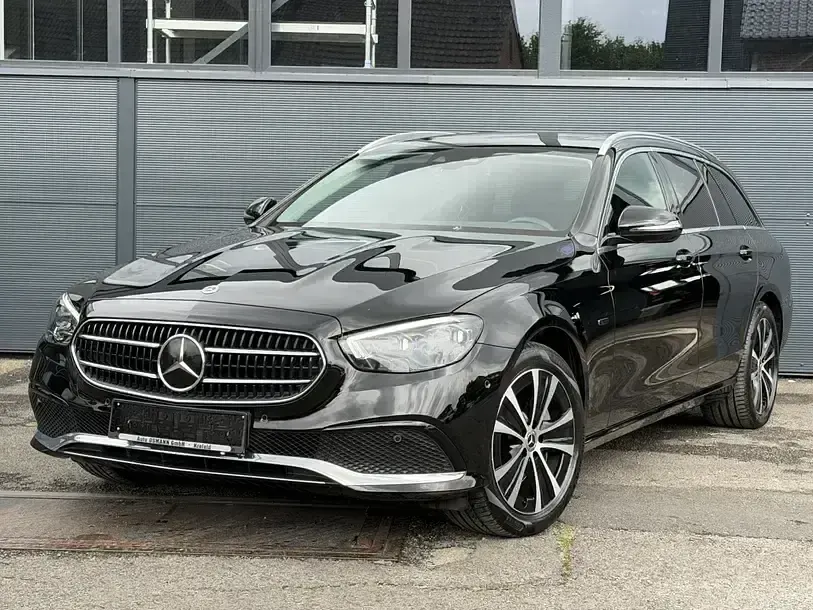 Gebraucht Mercedes E300 211 PS (155 kW) 2021 Schwarz Limousine