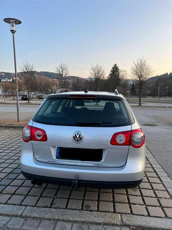 Gebraucht VW Passat 140 PS (102 kW) 2010 Grau Kombi