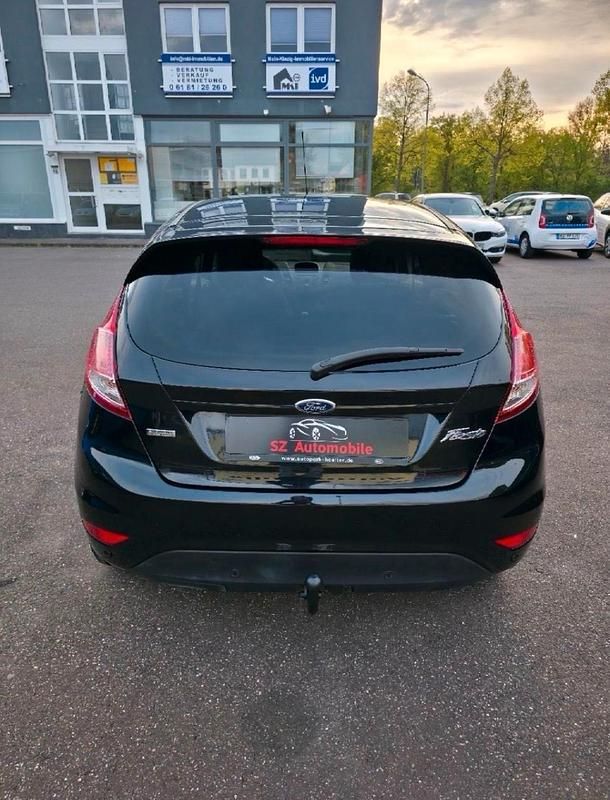 Używany Ford Fiesta 80 KM (58 kW) 2013 Czarny Hatchback