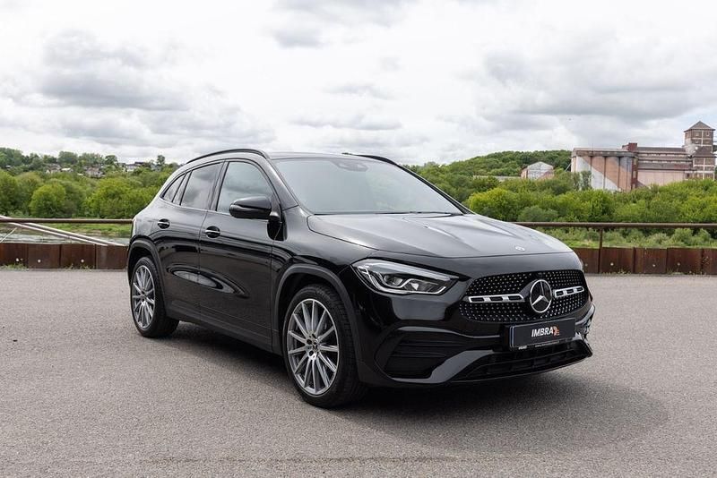 Schwarz Gebraucht 2022 Mercedes GLA200 AMG SUV | 28.200 € (Superpreis) - Bild 1/4