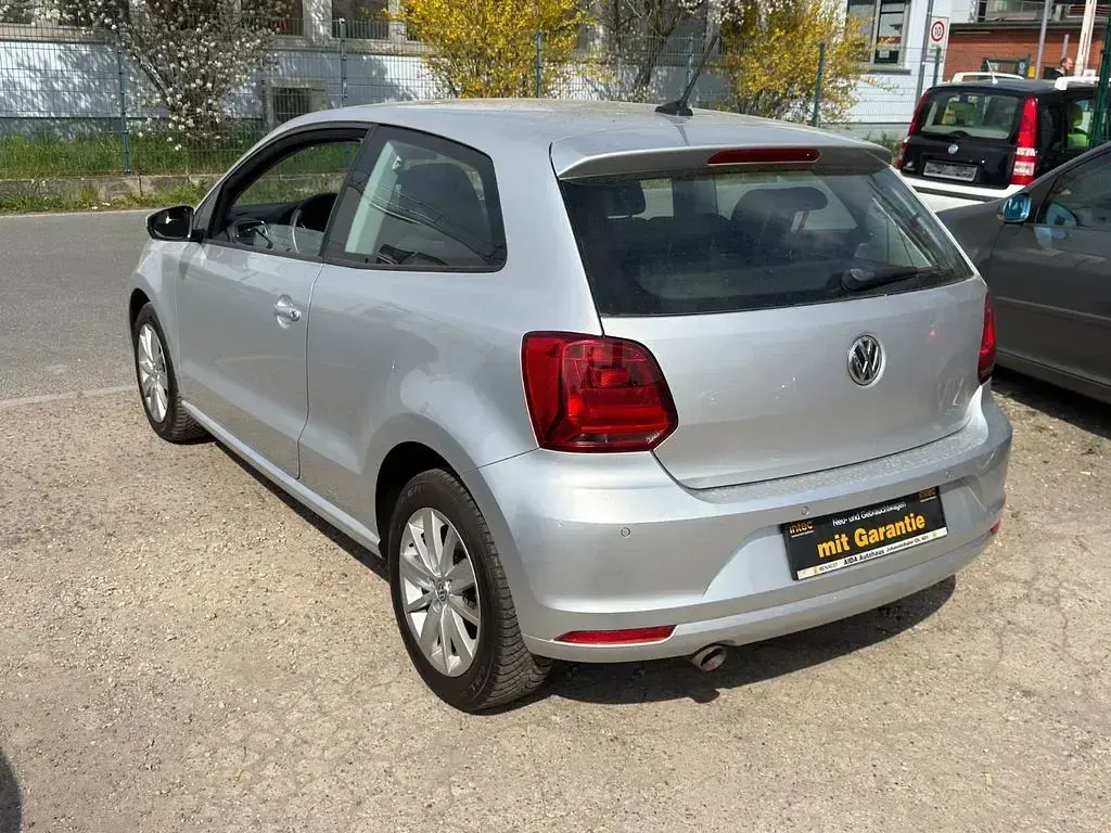 Gebraucht VW Polo Comfortline 90 PS (66 kW) 2016 Silber Kleinwagen