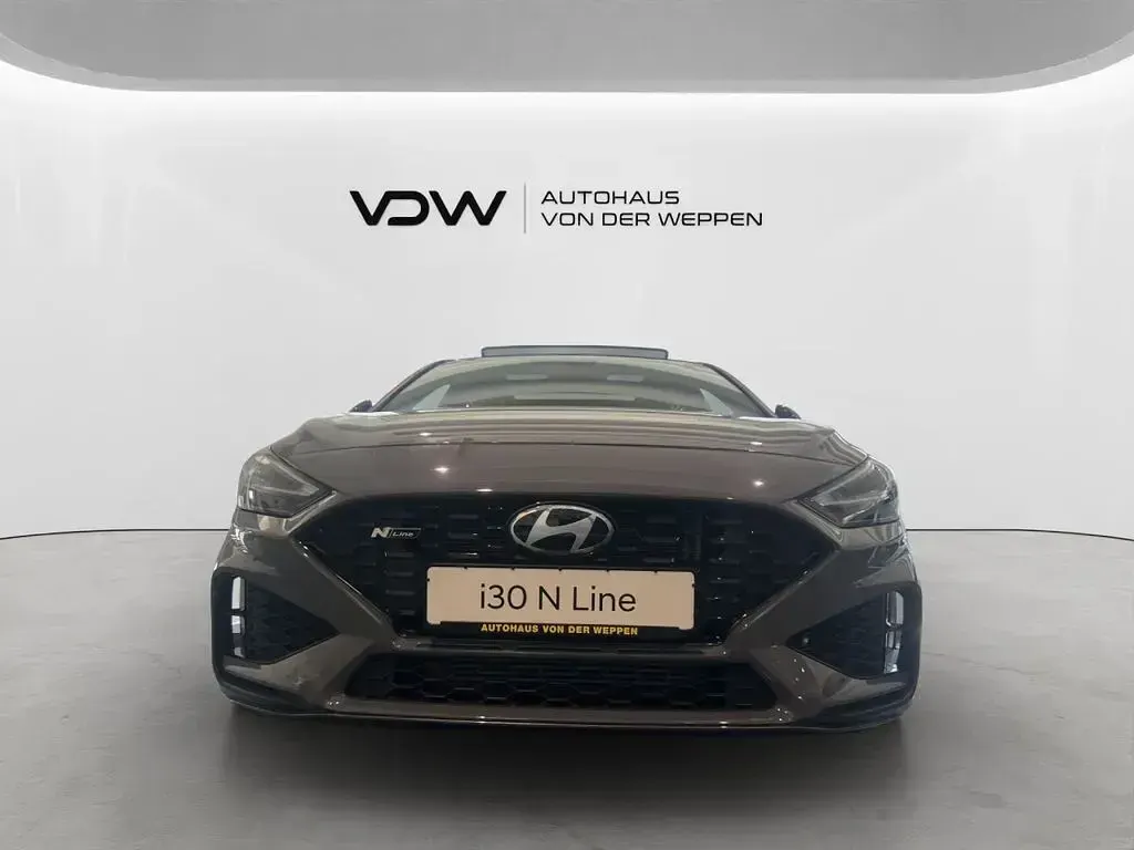 Neu Hyundai i30 N Line 140 PS (102 kW) 2025 Grau Limousine