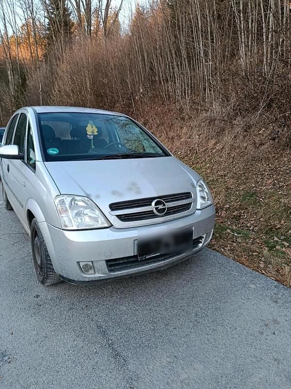 Gebraucht Opel Meriva 101 PS (74 kW) 2004 Silber Van / Kleinbus