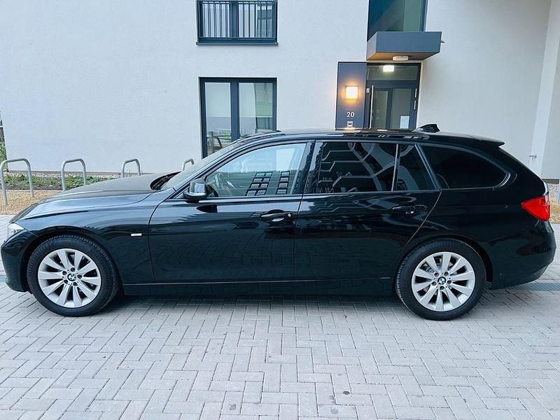 Gebraucht BMW 320 Performance 184 PS (135 kW) 2013 Schwarz Kombi