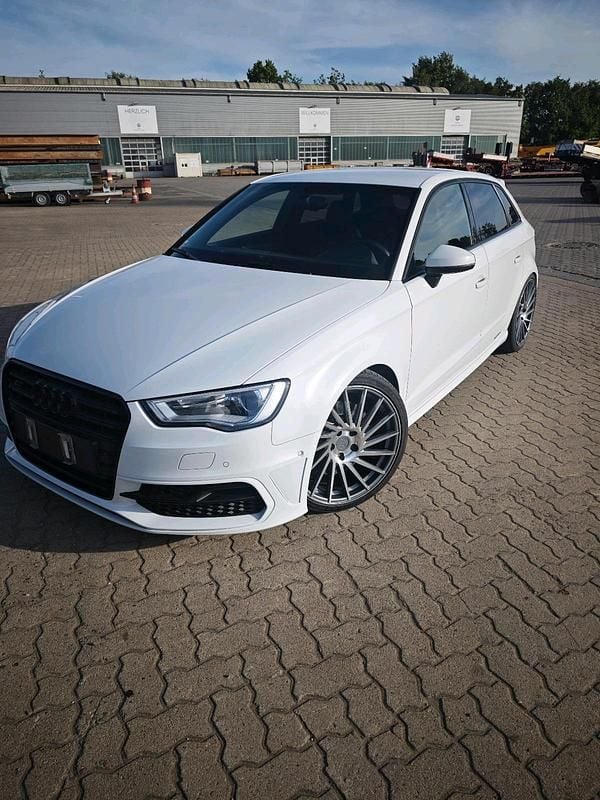Gebraucht Audi S3 Comfort 301 PS (221 kW) 2015 Weiß Limousine