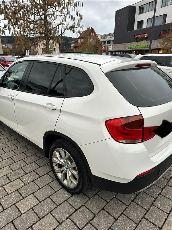 Gebraucht BMW X1 143 PS (105 kW) 2010 Weiß SUV