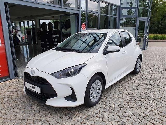 Gebraucht Toyota Yaris Comfort 72 PS (52 kW) 2023 Schneeweiß (metallic) Kleinwagen