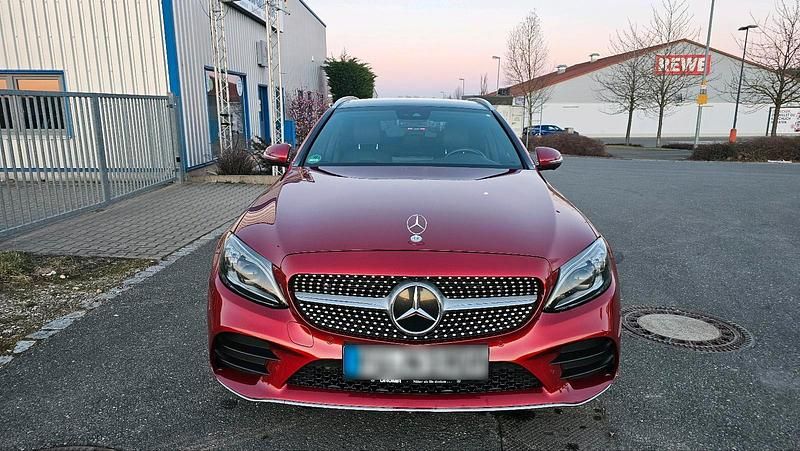 Gebraucht Mercedes C300 245 PS (180 kW) 2020 Rot Kombi