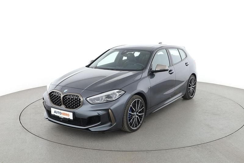 Grau Gebraucht 2020 BMW M135 Performance Kleinwagen | 30.440 € (Fairer Preis) - Bild 1/3